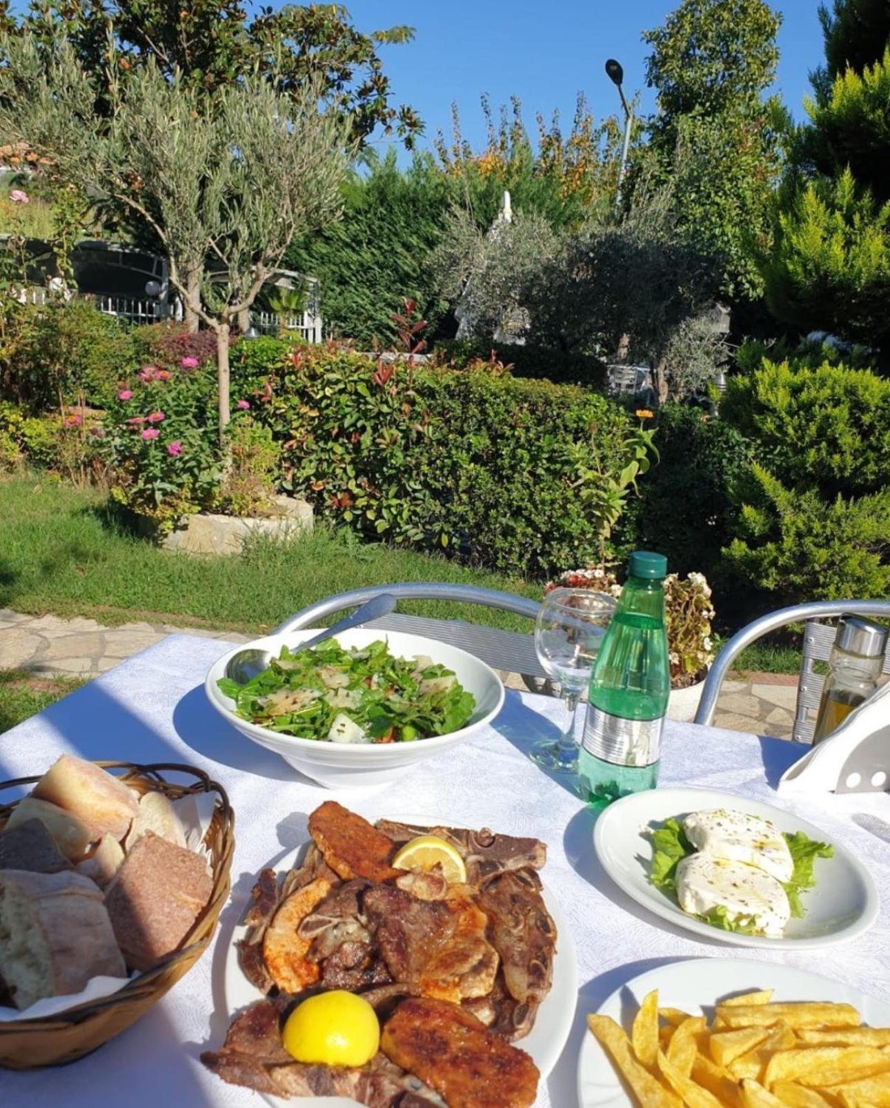 Hotel Restorant Halal Il Tramonto. Vorë Eksteriør billede