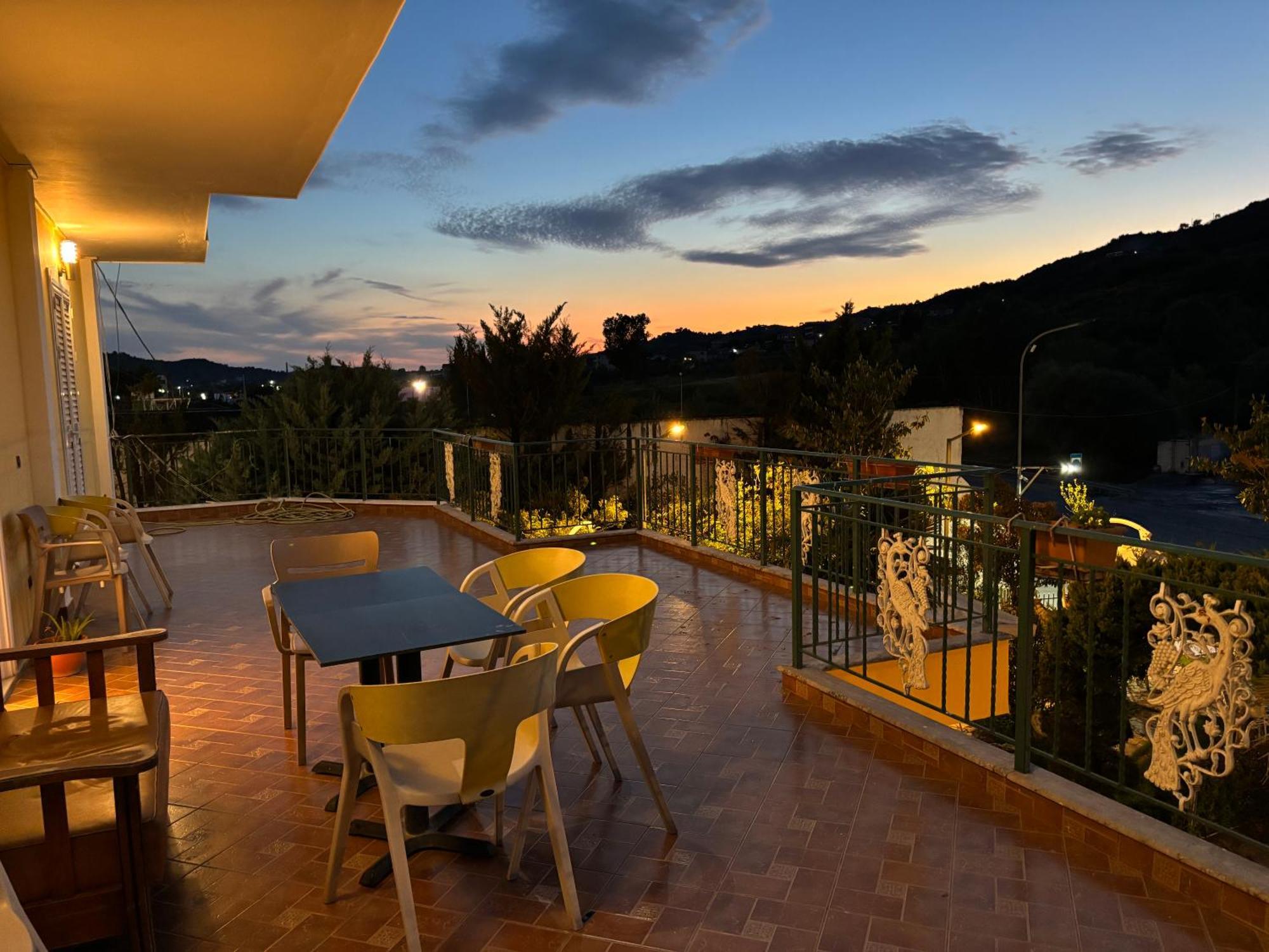 Hotel Restorant Halal Il Tramonto. Vorë Eksteriør billede